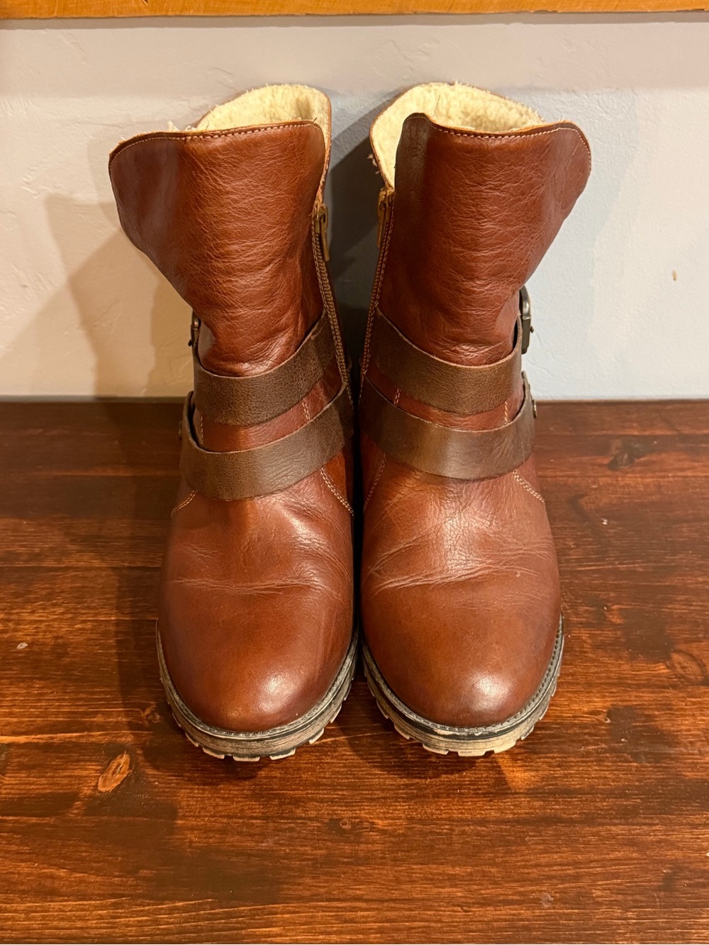 EUC Naturalizer Brown Leather Ankle Boots with Shearling Trim